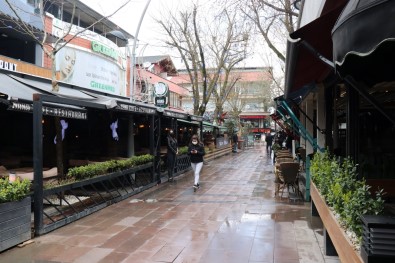 Sakarya'da Uzun Zaman Sonra Kafe Ve Restoranlar Açıldı