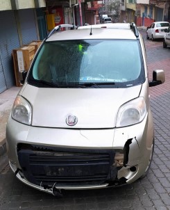 Samsun'da Hafif Ticari Araçla Motosiklet Çarpıştı Açıklaması 2 Yaralı