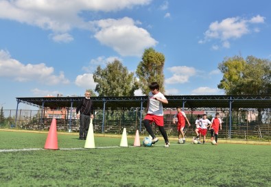 Yüreğir'de Futbol Kursları Başladı