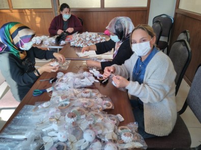 Amigurumi Oyuncak Yapmayı Öğrendiler ABD'den Sipariş Aldılar