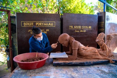 CHP'li belediyelerin heykel yarışı tam gaz: Mersin Büyükşehir Belediyesi'nden yeni 'heykel hizmeti'