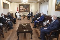 Cumhurbaşkanı Yardımcısı Oktay'dan Diyanet İşleri Başkanı Erbaş'a Geçmiş Olsun Ziyareti