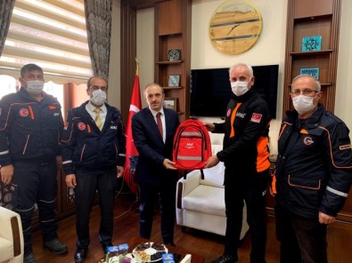 AFAD Heyeti Deprem Haftası Dolayısıyla Vali Cüneyt Epcim'i Ziyaret Etti