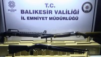 Balıkesir'de Polis 2 Aranan Şahsı Yakaladı Haberi