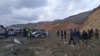 Diyarbakır'da Feci Kaza Açıklaması 5 Ölü, 4 Yaralı