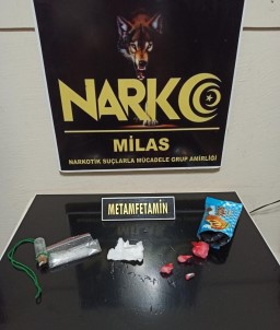 Kek Paketinde Uyuşturucu İle Yakalandı