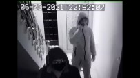 Apartmana Giren 2 Hırsız Ayakkabıları Böyle Çaldı