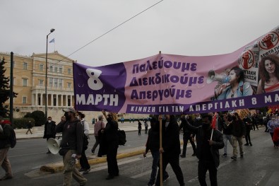 Atina'da 8 Mart Kutlaması