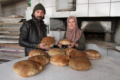 Babasının 40 Yıllık İşini Bıraktı, Annesiyle Ekmek Fırını Açtı