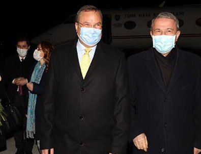 Bakan Akar Bükreş'te!