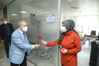 Başkan Demirtaş'tan Kadın Personellere Çiçek