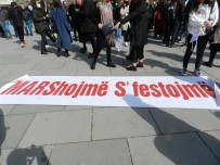 Dünya Kadınlar Günü'nde Kosovalı Kadınlardan Protesto