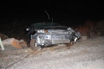 Kontrolden Çıkan Otomobil Şarampole Yuvarlandı Açıklaması 2 Yaralı Haberi