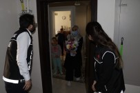 Narkotik Polisini Karşılarında Görünce Şaşkınlıklarını Gizleyemediler