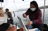 (Özel) Bursalı Kadın Girişimci Tekne Alarak Olta Balıkçılığı Turları Düzenliyor Haberi