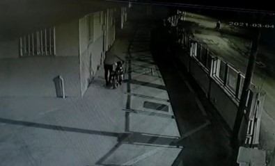 Sitedeki Motosikleti Çaldı