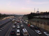 Sokağa Çıkma Kısıtlamasının Ardından İstanbul'da Trafik Yoğunluğu