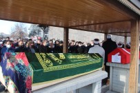 Trafik Kazasında Hayatını Kaybeden Uzman Çavuş Öztürk Ve Ailesi Son Yolculuğuna Uğurlandı