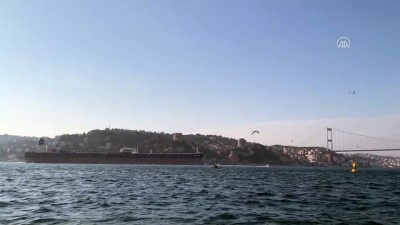 Dev Petrol Tankeri İstanbul Boğazı'ndan Geçti