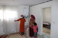 Gaziantep'te İki Çocuğuyla Sokakta Kalan Anneye Yardım Eli Haberi