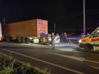 İzmir'de Otomobil Tıra Çarptı Açıklaması 1 Ölü