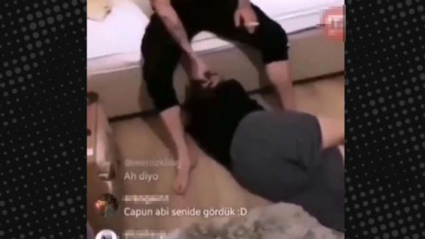 Ümitcan Uygun’un arkadaşı canlı yayında genç kızı darbetti