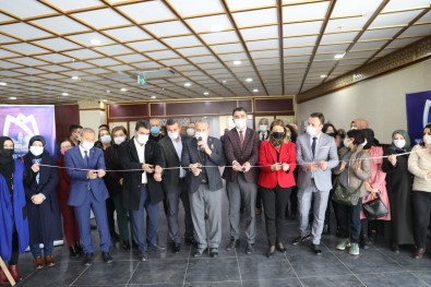 'Asırlık Çocuk Dergileri' Sergisi Ziyarete Açıldı