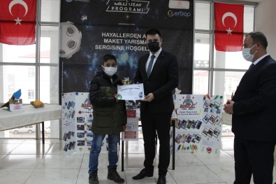 Çocuklar Hayallerindeki Uzay Araçlarını Tasarladı
