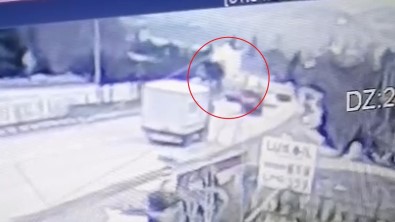 Kırıkkale'deki Feci Kaza Kamerada Açıklaması Karşı Şeride Havalandı, Lüks Otomobilin Üstüne Düştü