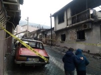 Manisa'da Çıkan Yangında 5 Ev Hasar Gördü Haberi