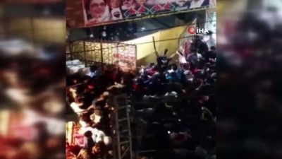 Pakistan'da Türbelerin Kapatılması Nedeni İle Halk Polisle Çatıştı Açıklaması 5 Yaralı