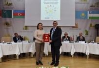 Rektör Ceylan, Kırgız Parlamentosu Tarafından Şeref Belgesi İle Taltif Edildi