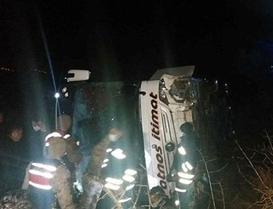 Yolcu otobüsü devrildi!