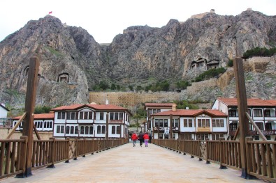 Amasya'da 2400 Yıllık Surlar Restore Ediliyor