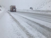 Antalya-Konya Karayolunda Kar Sebebiyle Felç Olan Trafik Normale Döndü Haberi