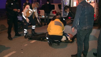 Arnavutköy'de Motosiklet İle Otomobil Çarpıştı Açıklaması 1 Kişi Yaralandı