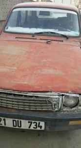 Diyarbakır'da 'Ultra Güvenlikli' Eski Model Otomobil Görenleri Hayrete Düşürdü