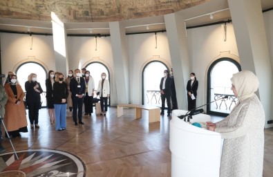 Emine Erdoğan, Ukrayna Devlet Başkanı Zelenskiy'nin Eşi Olena Zelenska İle Galata Kulesi'ni Ziyaret Etti