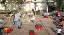 Kepez Belediye Başkanı Tütüncü'nün Öğrencilerle Yaptığı Deney Sırasında Yaşananlar Gülümsetti Haberi