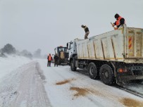 Mersin Büyükşehir'den Mut'ta Karla Mücadele Çalışması