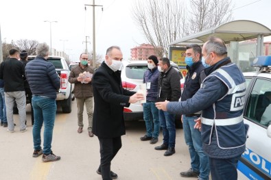 Kırıkkale'de Polis Ekiplerine Sıcak Çorba İkramı