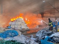Kırklareli'nde Geri Dönüşüm Fabrikasında Yangın