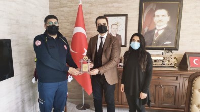Tunceli'de Vefalı Sağlık Çalışanı Ödüllendirildi