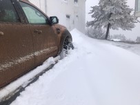 Karabük'te Kar Kalınlığı 60 Santime Ulaştı, Köy Yolları Kapandı