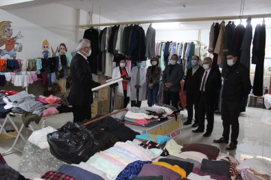 Karaman'da 'Askıda Kıyafet' Projesi