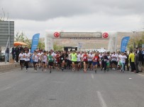 Kurtuluş Yarı Maratonu Renkli Görüntülere Sahne Oldu