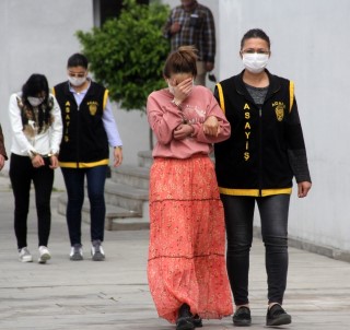 'Mobil' Kadın Hırsızlar Adana'da Yakalandı