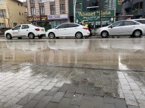 Şehir Merkezinde Zincirleme Kaza 1 Yaralı
