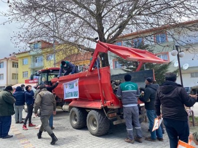 Çavdarhisar'da Fidan Dağıtımı