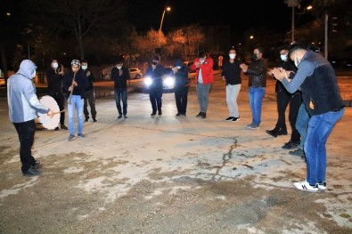 Elazığ'da Klarnetli, Davullu Sosyal Mesafeli Sahur Halayı